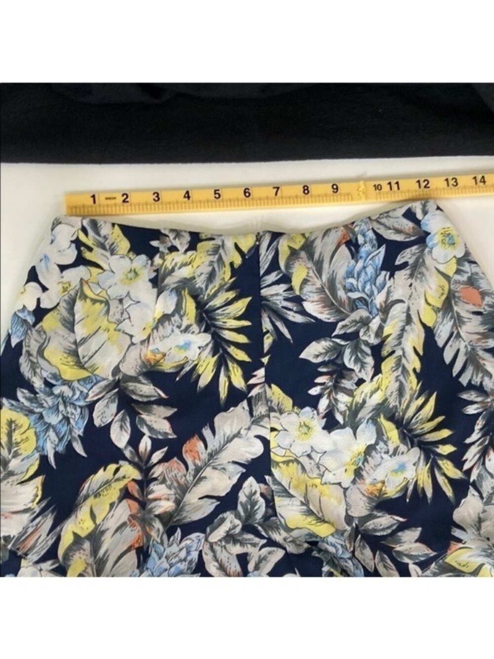 Mustard Seed Floral Ruffle Hem Shorts Womens Size S Navy Tropical Flowy - Picture 8 of 10
